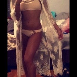 Forever 21 lace kimono cover up Medium